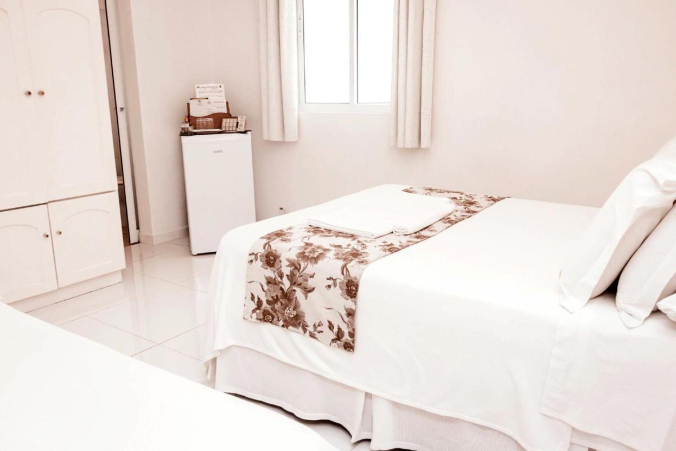 Hotel Cabana Suica غواراتوبا الغرفة الصورة