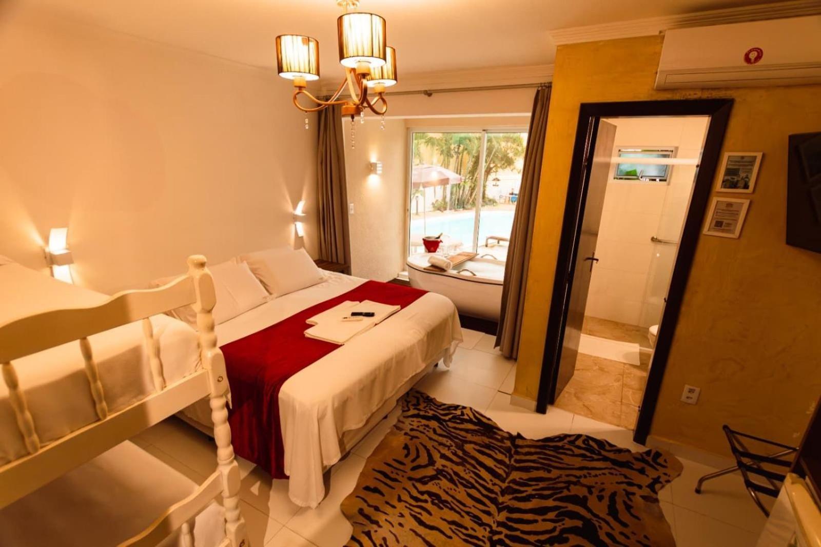Hotel Cabana Suica غواراتوبا الغرفة الصورة
